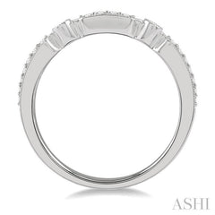 1/6 Ctw Bar Accent Round Cut Diamond Wedding Band in 14K White Gold