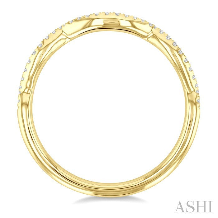 1/10 Ctw Triple Arch Round Cut Diamond Wedding Band in 14K Yellow Gold