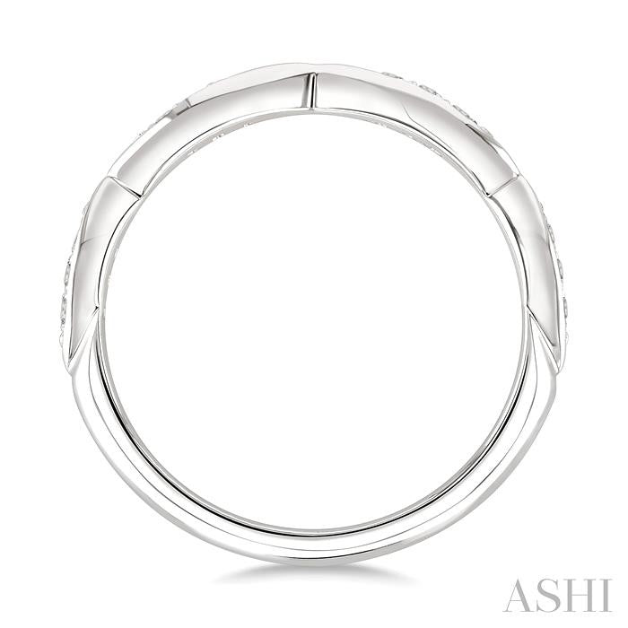 1/10 Ctw Marquise Carved Link Top Round Cut Diamond Stackable Wedding Band in 14K White Gold