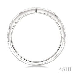 1/10 Ctw Marquise Carved Link Top Round Cut Diamond Stackable Wedding Band in 14K White Gold
