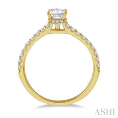 1/2 Ctw Round Cut Diamond Engagement Ring With 1/4 Ct Princess Cut Center Stone in 14K Yellow Gold