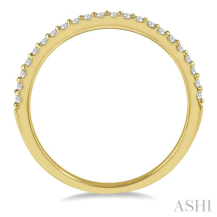 1/6 Ctw Round Cut Diamond Wedding Band in 14K Yellow Gold