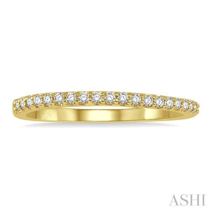 1/10 Ctw Round Cut Diamond Wedding Band in 14K Yellow Gold
