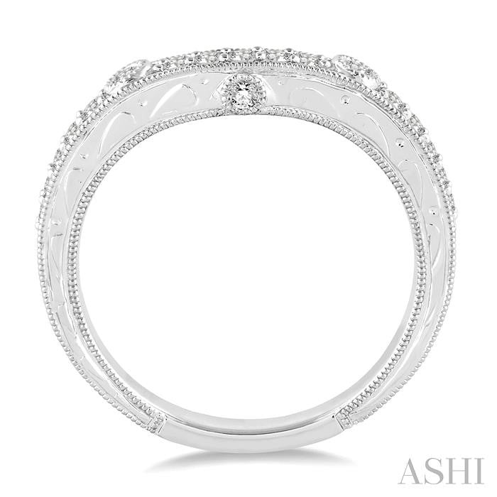 1/4 Ctw Round Cut Diamond Wedding Band in 14K White Gold