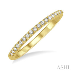 1/10 Ctw Round Cut Diamond Wedding Band in 14K Yellow Gold