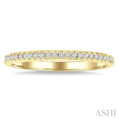 1/8 Ctw Round Cut Diamond Wedding Band in 14K Yellow Gold