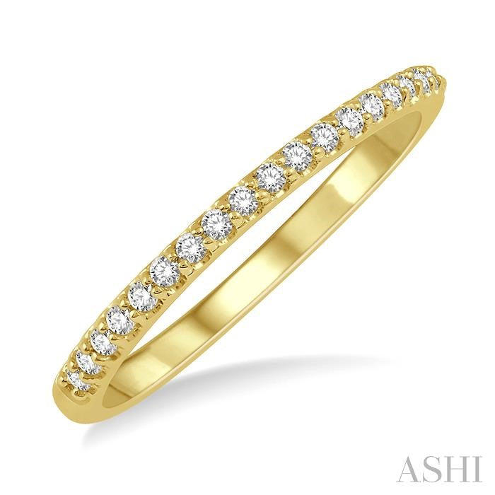 1/6 Ctw Round Cut Diamond Wedding Band in 14K Yellow Gold