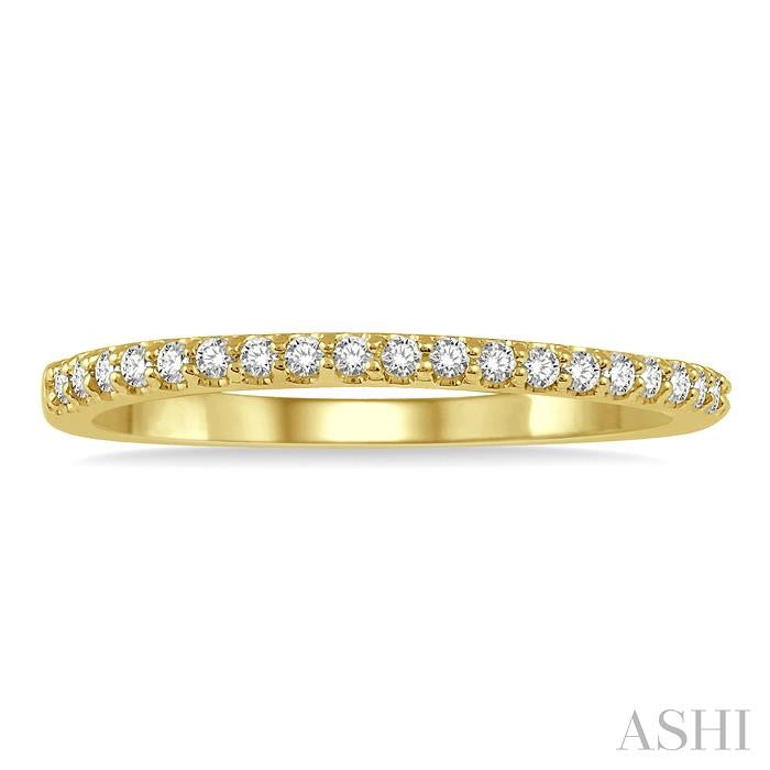 1/10 Ctw Round Cut Diamond Wedding Band in 14K Yellow Gold