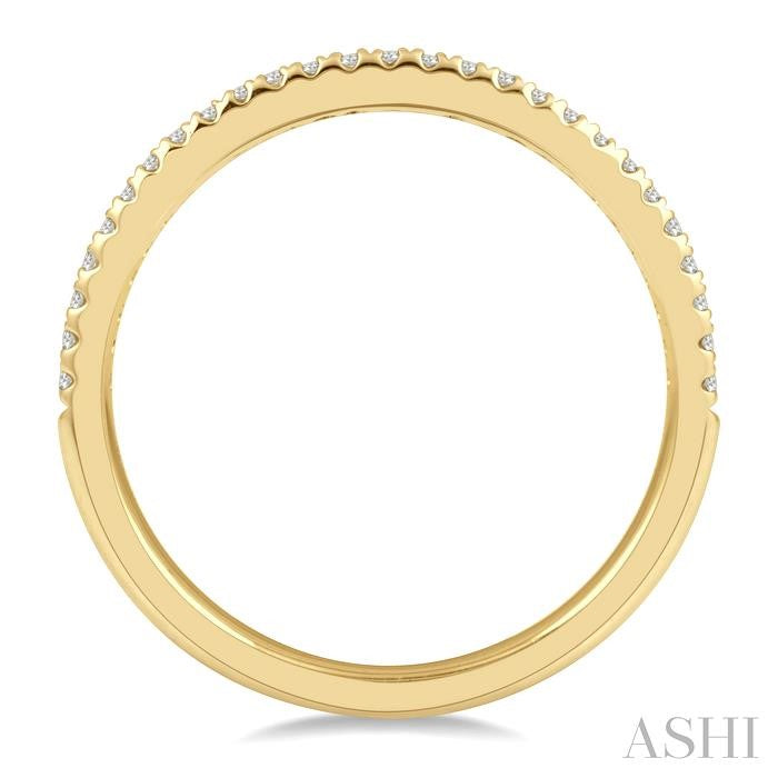 1/6 Ctw Round Cut Diamond Wedding Band in 14K Yellow Gold