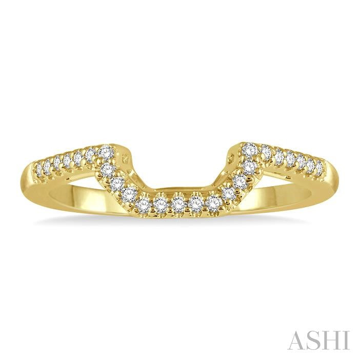 1/8 Ctw Deep Dish Center Round cut Diamond Wedding Band in 14K Yellow Gold