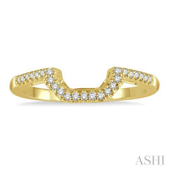 1/8 Ctw Deep Dish Center Round cut Diamond Wedding Band in 14K Yellow Gold