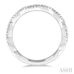 1/6 Ctw Wavy Pattern Round Cut Diamond Wedding Band in 14K White Gold