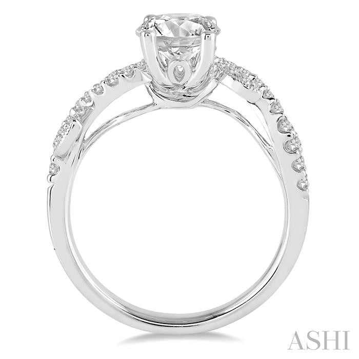 7/8 Ctw Diamond Engagement Ring with 5/8 Ct Round Cut Center Stone in 14K White Gold