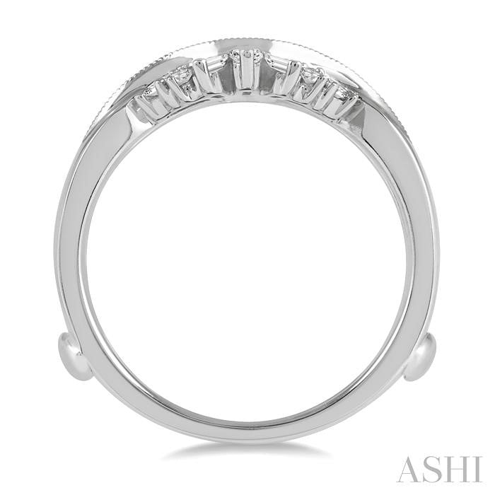 1/2 Ctw Curved Center Baguette Tower and Round Cut Diamond Insert Ring in 14K White Gold