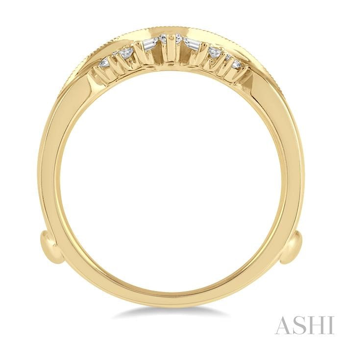 1/2 Ctw Curved Center Baguette Tower and Round Cut Diamond Insert Ring in 14K Yellow Gold