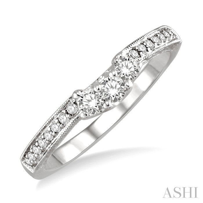 1/3 Ctw Arched Center Engraved Foliage Round Cut Diamond Wedding Band in 14K White Gold