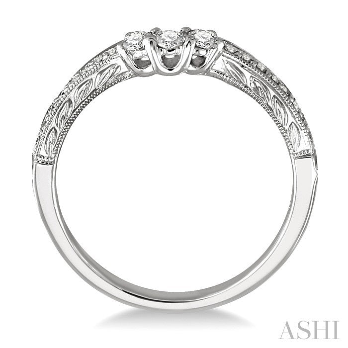 1/3 Ctw Arched Center Engraved Foliage Round Cut Diamond Wedding Band in 14K White Gold