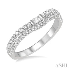 1/3 Ctw Step Shank Baguette Center Round Cut Diamond Wedding Band in 14K White Gold