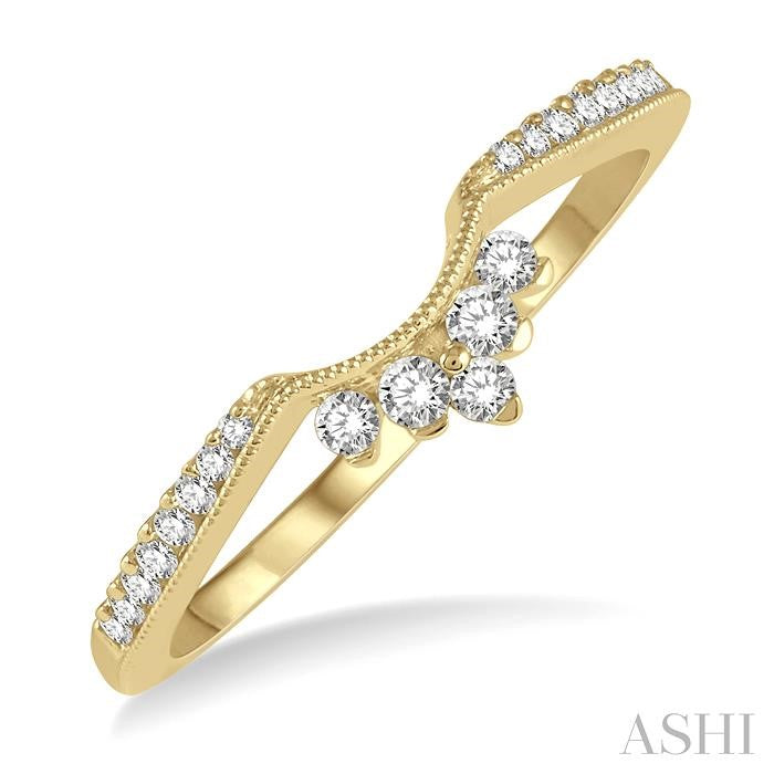 1/5 Ctw Crown Arch Round Cut Diamond Wedding Band in 14K Yellow Gold