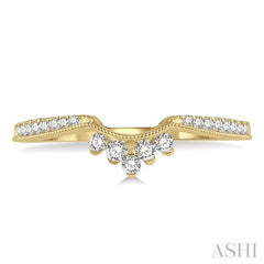 1/5 Ctw Crown Arch Round Cut Diamond Wedding Band in 14K Yellow Gold