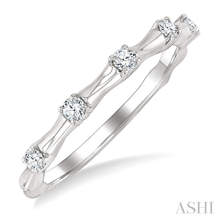 1/10 Ctw Bamboo Shoot Inspired Round Cut Diamond Fashion Ring in 10K White Gold