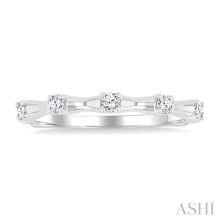 1/10 Ctw Bamboo Shoot Inspired Round Cut Diamond Fashion Ring in 10K White Gold