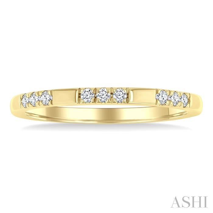 1/8 Ctw Sectioned Round Cut Diamond Fashion Band in 14K Yellow Gold