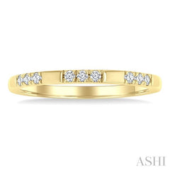 1/8 Ctw Sectioned Round Cut Diamond Fashion Band in 14K Yellow Gold