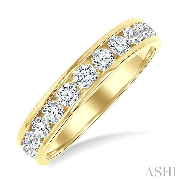 3/4 Ctw Round Cut Diamond Wedding Band in 14K Yellow Gold