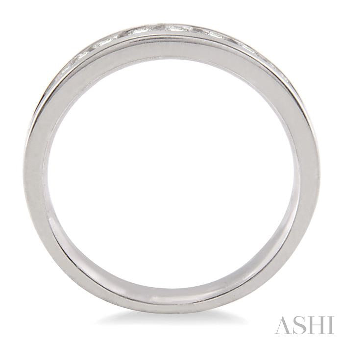 1/3 Ctw Round Cut Diamond Wedding Band in 14K White Gold