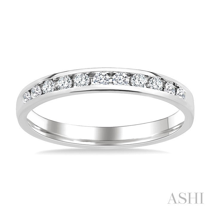 1/4 Ctw Round Cut Diamond Wedding Band in 14K White Gold