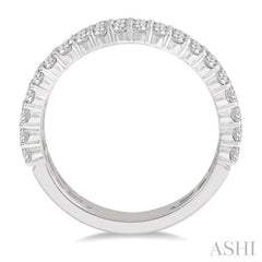 1 1/4 Ctw Triple Row Round Cut Diamond Wedding Band in 14K White Gold