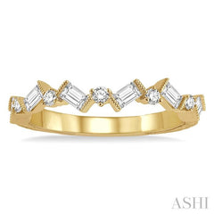 1/2 Ctw Zigzag Baguette and Round Cut Diamond Fashion Band in 14K Yellow Gold