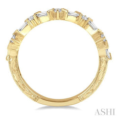 1/2 Ctw Zigzag Baguette and Round Cut Diamond Fashion Band in 14K Yellow Gold