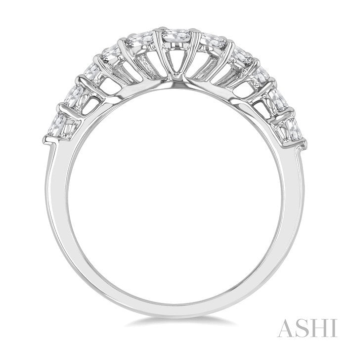 3/4 Ctw Curved Round Cut Diamond Wedding Band in 14K White Gold