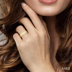 1/2 Ctw Scatter Mixed Diamond Cut Bold Gold Fashion Band in 14K Yellow Gold