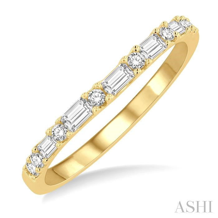 1/3 Ctw Baguette and Round Cut Diamond Wedding Band in 14K Yellow Gold