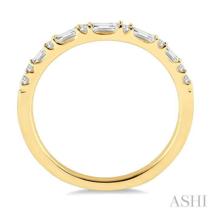 1/3 Ctw Baguette and Round Cut Diamond Wedding Band in 14K Yellow Gold