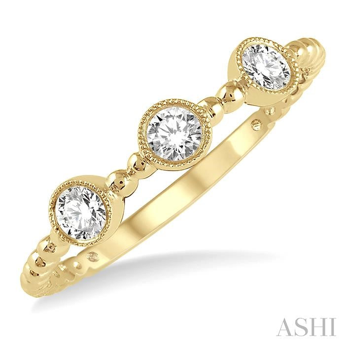 1/4 Ctw Trio Mount Round Cut Diamond Fashion Ring in 14K Yellow Gold
