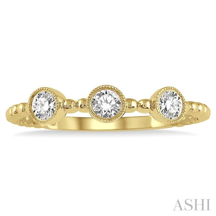 1/4 Ctw Trio Mount Round Cut Diamond Fashion Ring in 14K Yellow Gold