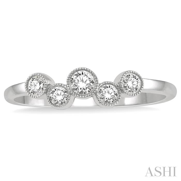 1/4 Ctw Circular Link Round Cut Diamond Fashion Ring in 14K White Gold