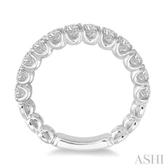 1 1/5 Ctw Lattice Round Cut Diamond Wedding Band in 14K White Gold