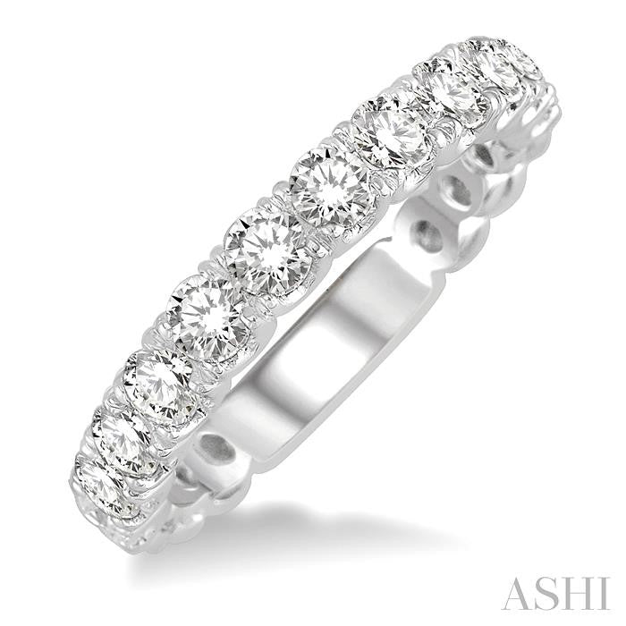 3/4 Ctw Lattice Round Cut Diamond Wedding Band in 14K White Gold