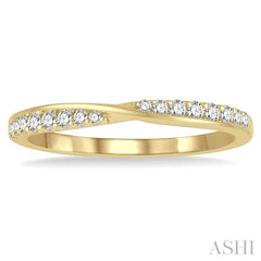 1/5 Ctw Crossover Round Cut Diamond Wedding Band in 14K Yellow Gold
