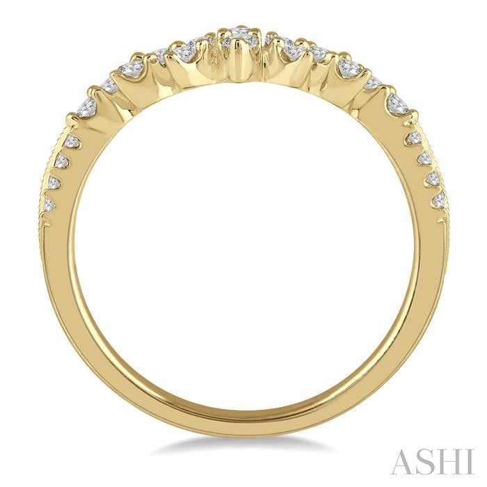 1/4 Ctw Marquise Garland Round Cut Diamond Wedding Band in 14K Yellow Gold