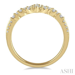 1/4 Ctw Marquise Garland Round Cut Diamond Wedding Band in 14K Yellow Gold
