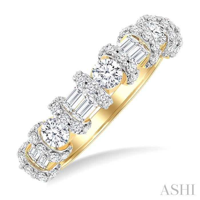 1 Ctw Fusion Baguette and Round Cut Diamond Fashion Band in 14K Yellow Gold