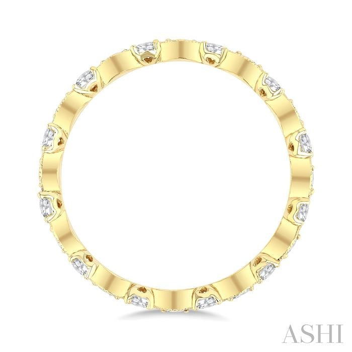 5/8 Ctw Curvy Zig-Zag Round Cut Diamond Eternity Wedding Band in 14K Yellow Gold