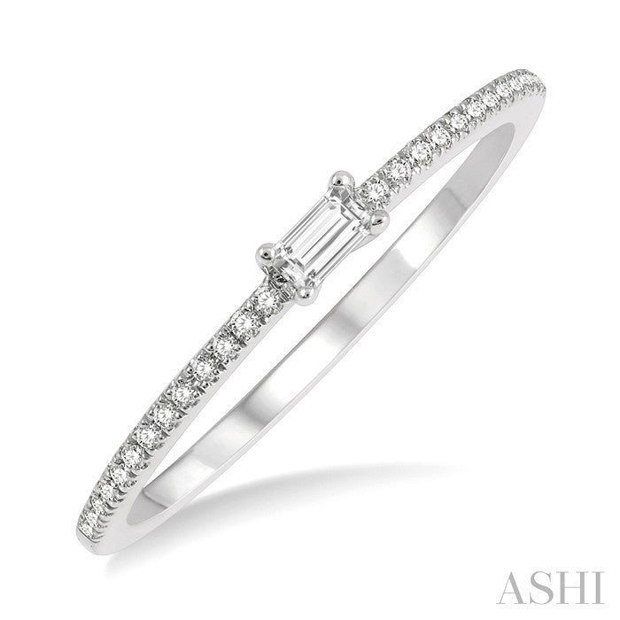 1/6 Ctw Petite Baguette Center Round Cut Diamond Stackable Ring in 14K White Gold