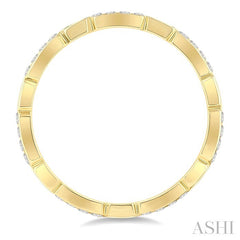 1/4 Ctw Eternity Pave Set Round Cut Diamond Wedding Band in 14K Yellow Gold